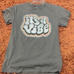 Graphic Tee with 'It's a Vibe' Design